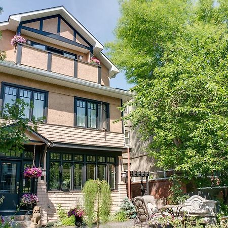 Calgary Westways Guest House Esterno foto