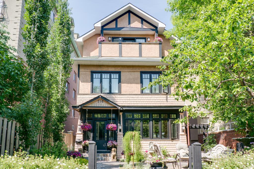 Calgary Westways Guest House Esterno foto