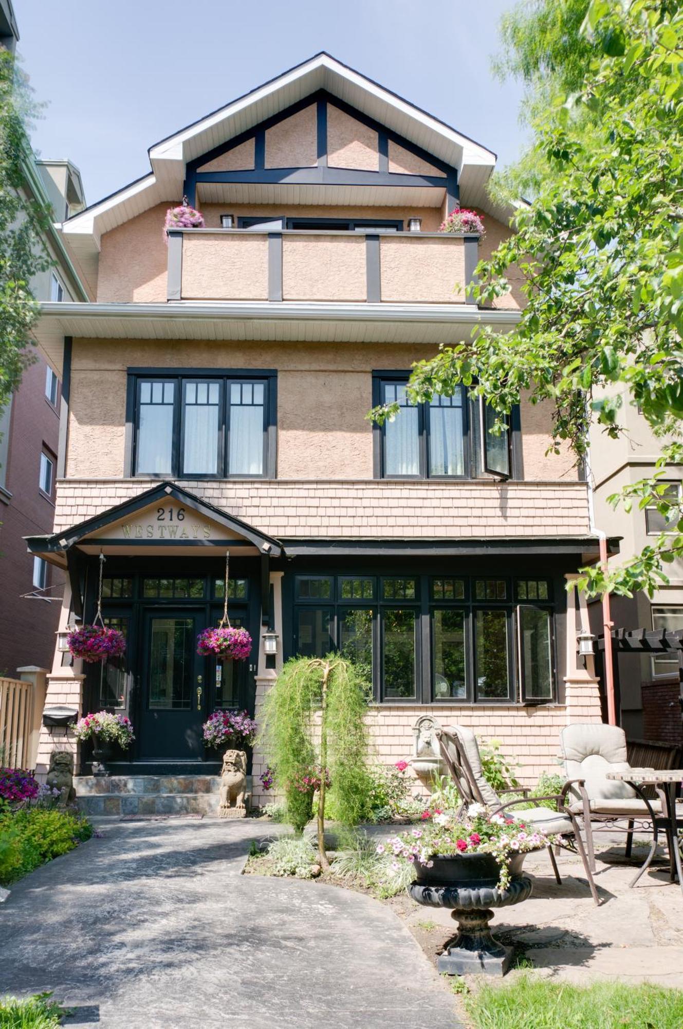 Calgary Westways Guest House Esterno foto