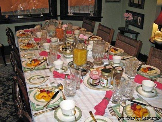 Calgary Westways Guest House Ristorante foto