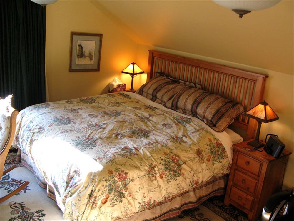 Calgary Westways Guest House Esterno foto