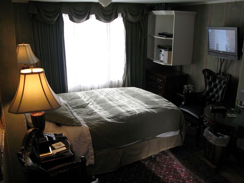 Calgary Westways Guest House Esterno foto