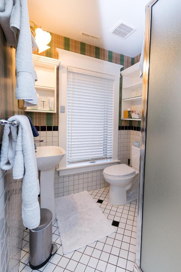 Calgary Westways Guest House Esterno foto